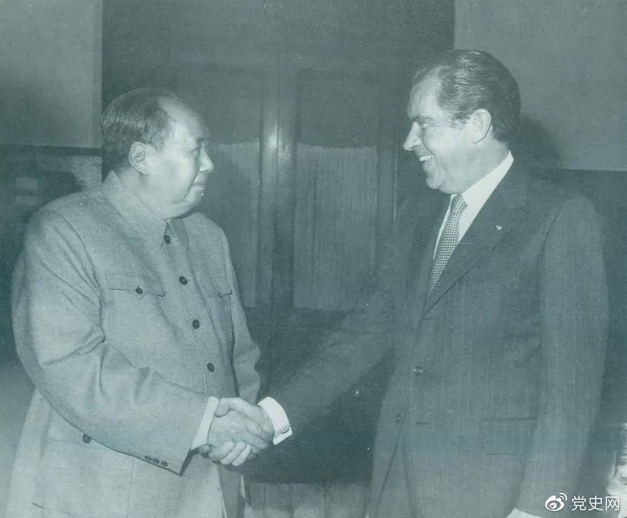 1953年2月21日，毛泽东为中国人民解放军海军的题词。