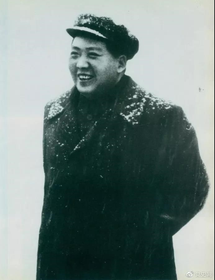 1927年2月16日，毛泽东就考察湖南农民运动情况给中共中央的报告。