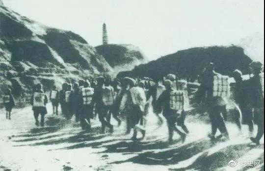 1926年3月，毛泽东任第六届农民运动讲习所所长。图为广州农民运动讲习所课堂。